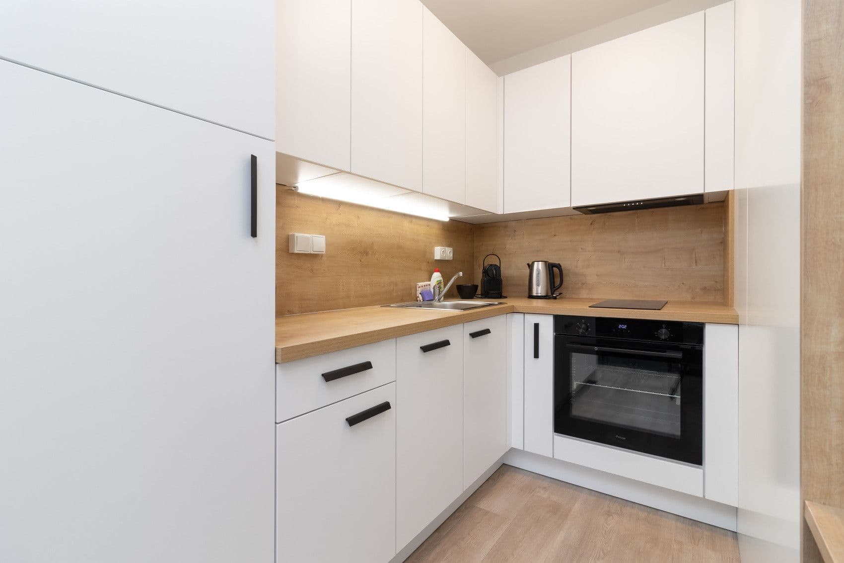 Prenájom bytu 20 m², Plzeňská, Praha, Praha Prenájom bytu 20 m², Plzeňská, Praha, Praha