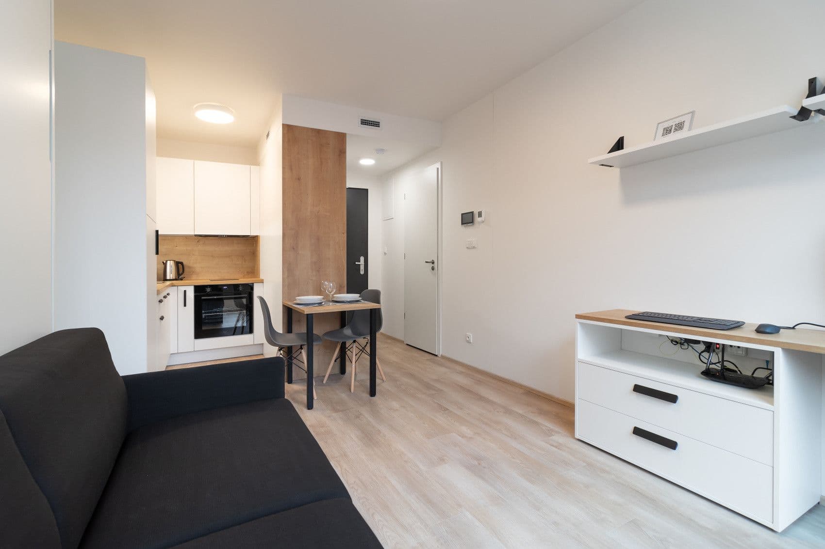 Prenájom bytu 20 m², Plzeňská, Praha, Praha Prenájom bytu 20 m², Plzeňská, Praha, Praha