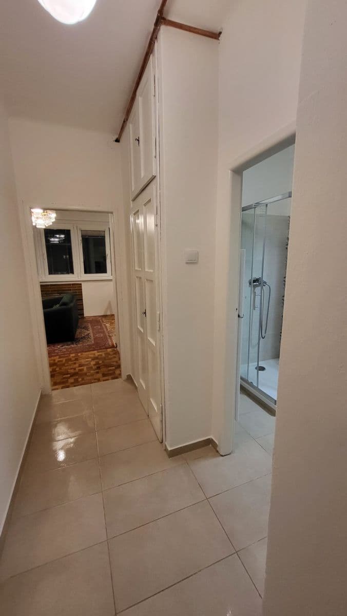 Prenájom bytu 2-izbový 45 m², Humpolecká, Praha, Praha Prenájom bytu 2-izbový 45 m², Humpolecká, Praha, Praha