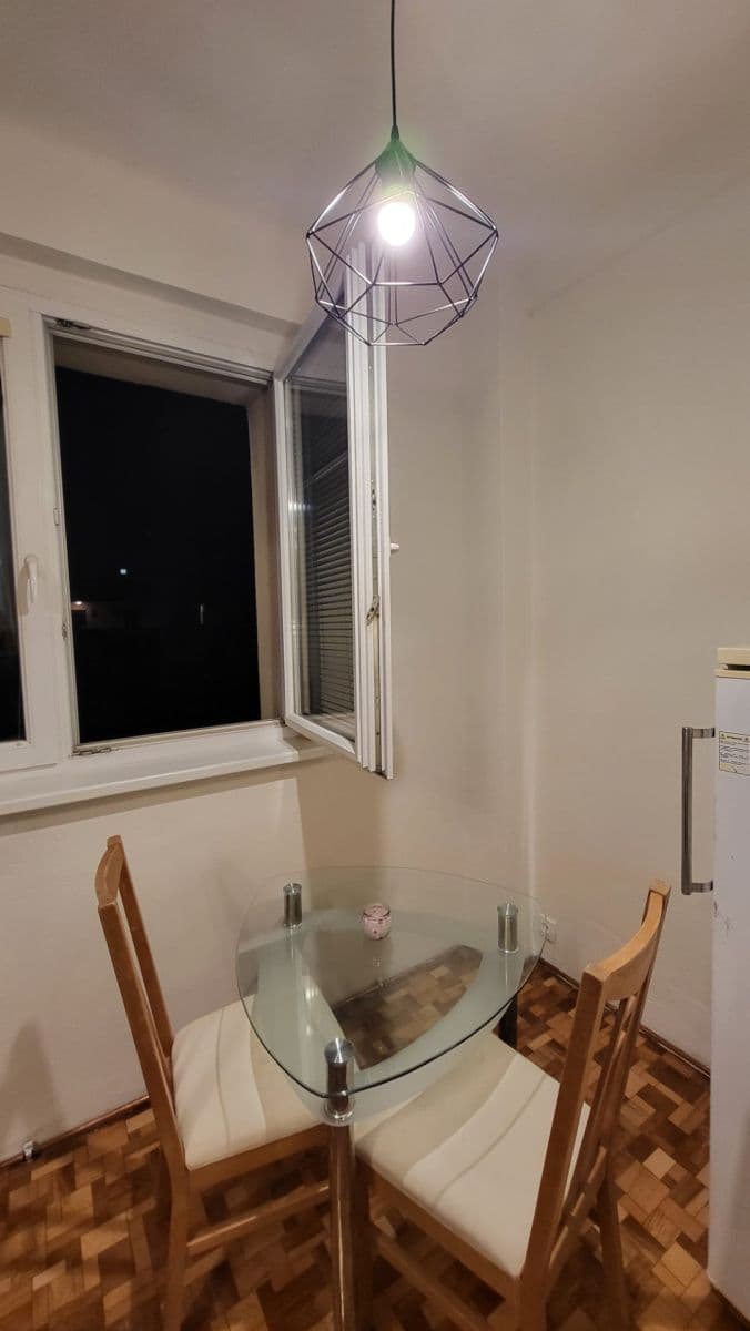 Prenájom bytu 2-izbový 45 m², Humpolecká, Praha, Praha Prenájom bytu 2-izbový 45 m², Humpolecká, Praha, Praha