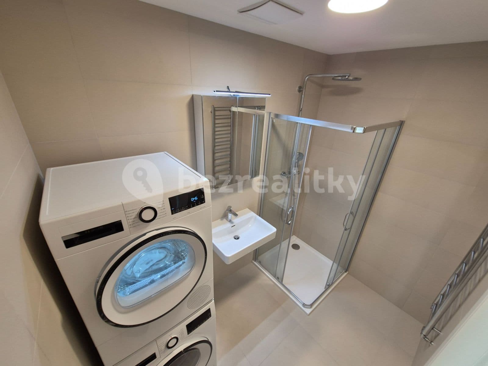 Prenájom bytu 2-izbový 53 m², Armády, Praha, Praha Prenájom bytu 2-izbový 53 m², Armády, Praha, Praha