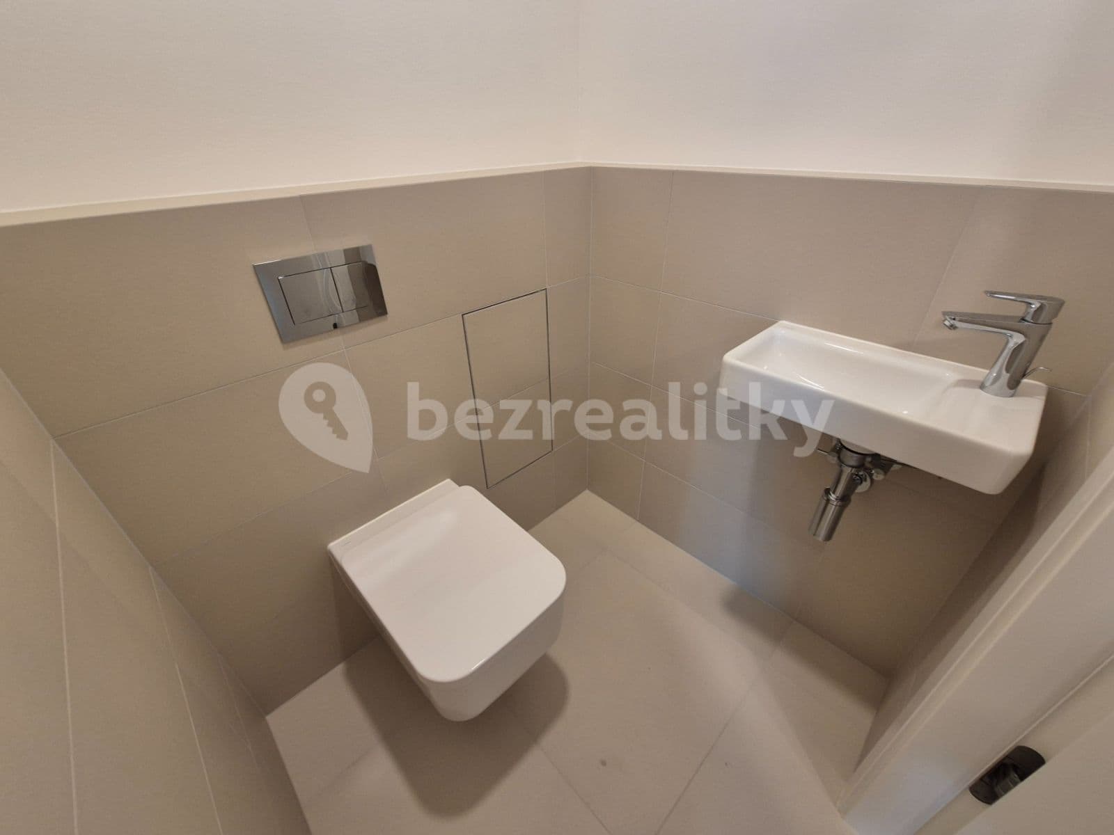 Prenájom bytu 2-izbový 53 m², Armády, Praha, Praha Prenájom bytu 2-izbový 53 m², Armády, Praha, Praha