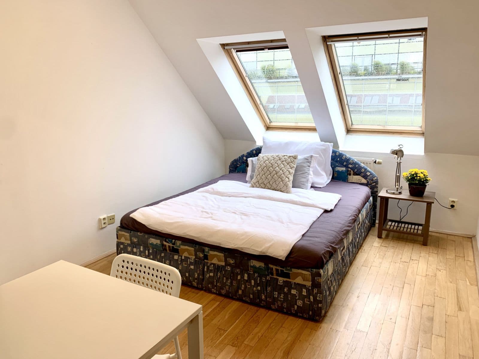 Prenájom bytu 89 m², Jičínská, Praha, Praha Prenájom bytu 89 m², Jičínská, Praha, Praha