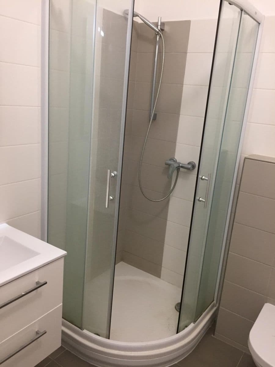 Prenájom bytu 1-izbový 35 m², Rubešova, Plzeň, Plzeňský kraj Prenájom bytu 1-izbový 35 m², Rubešova, Plzeň, Plzeňský kraj