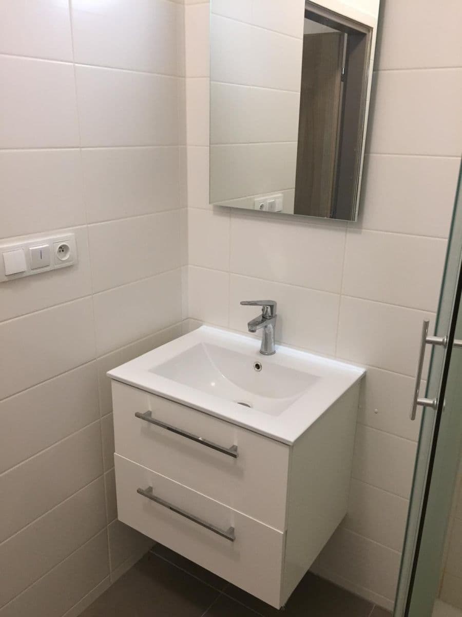 Prenájom bytu 1-izbový 35 m², Rubešova, Plzeň, Plzeňský kraj Prenájom bytu 1-izbový 35 m², Rubešova, Plzeň, Plzeňský kraj