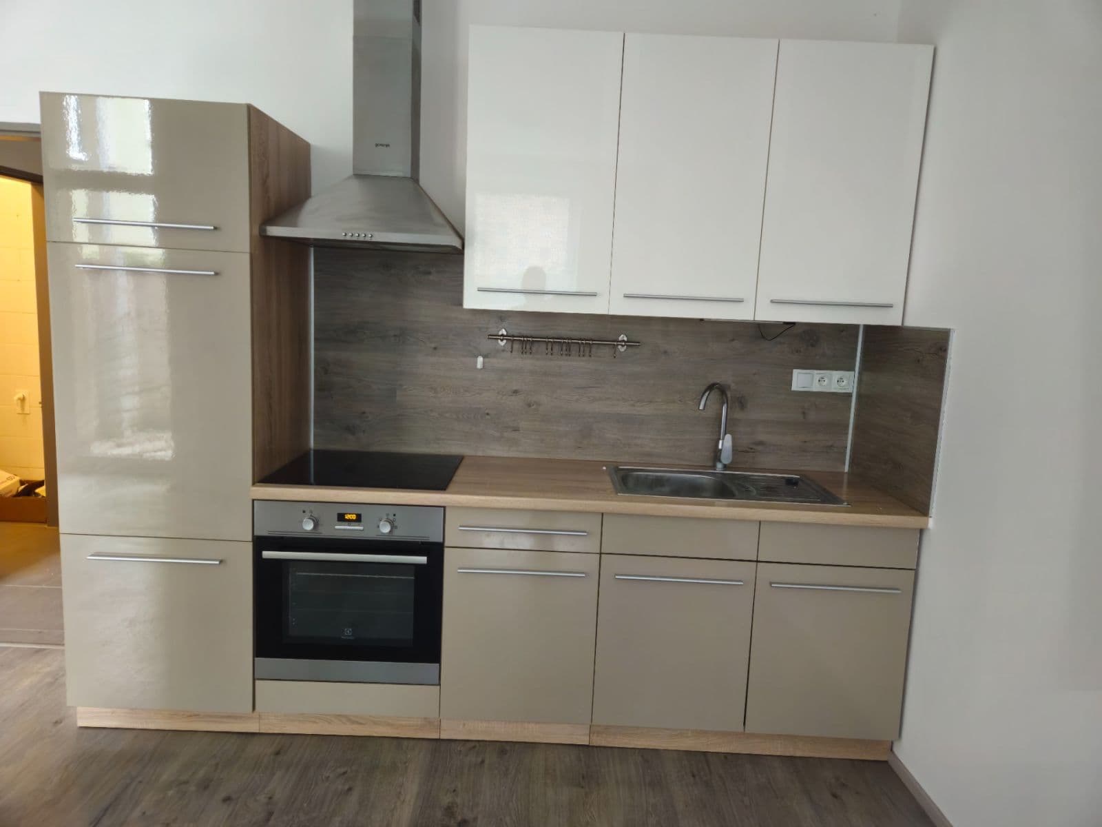 Prenájom bytu 1-izbový 35 m², Rubešova, Plzeň, Plzeňský kraj Prenájom bytu 1-izbový 35 m², Rubešova, Plzeň, Plzeňský kraj