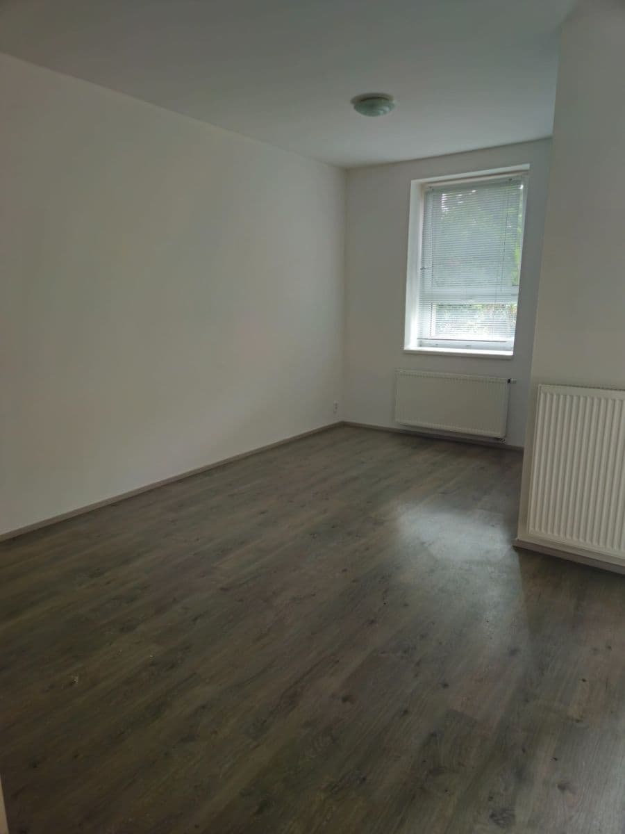 Prenájom bytu 1-izbový 35 m², Rubešova, Plzeň, Plzeňský kraj Prenájom bytu 1-izbový 35 m², Rubešova, Plzeň, Plzeňský kraj
