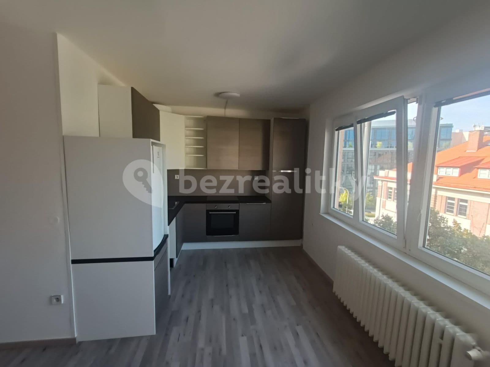 Prenájom bytu 2-izbový 50 m², U Uranie, Praha, Praha Prenájom bytu 2-izbový 50 m², U Uranie, Praha, Praha