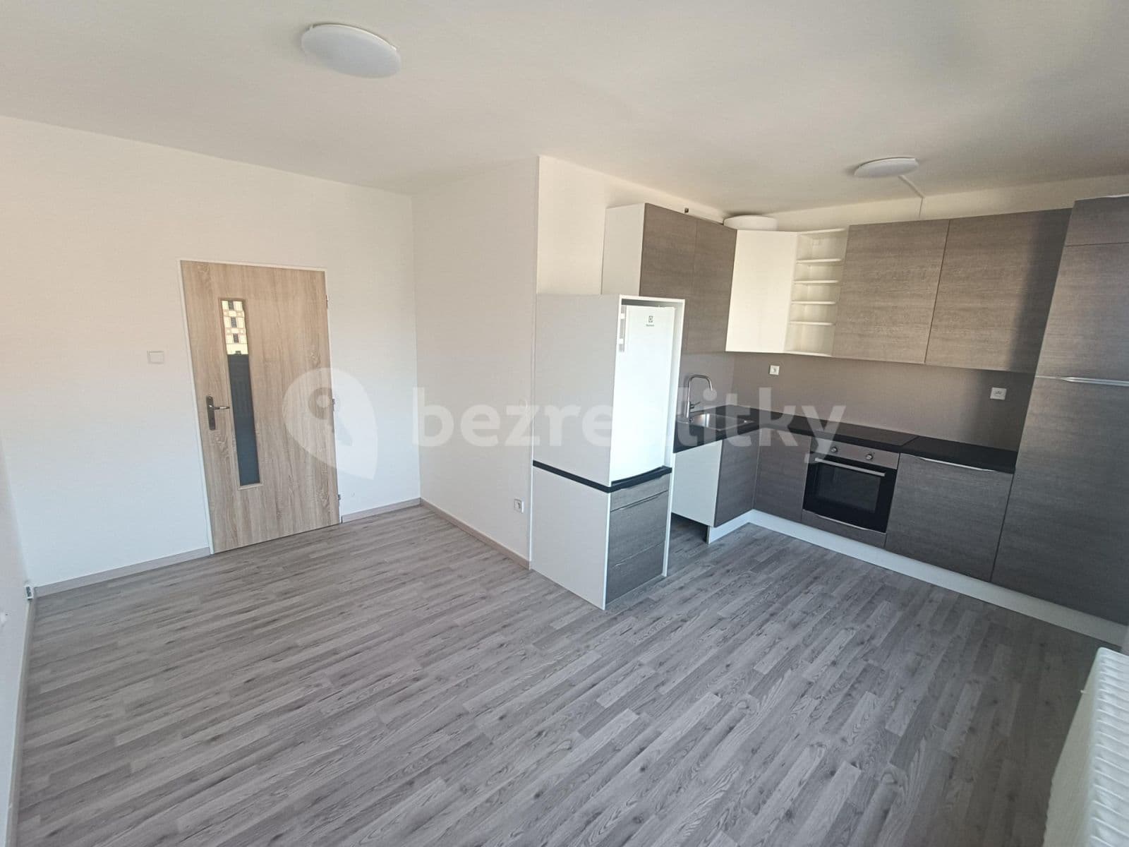 Prenájom bytu 2-izbový 50 m², U Uranie, Praha, Praha Prenájom bytu 2-izbový 50 m², U Uranie, Praha, Praha