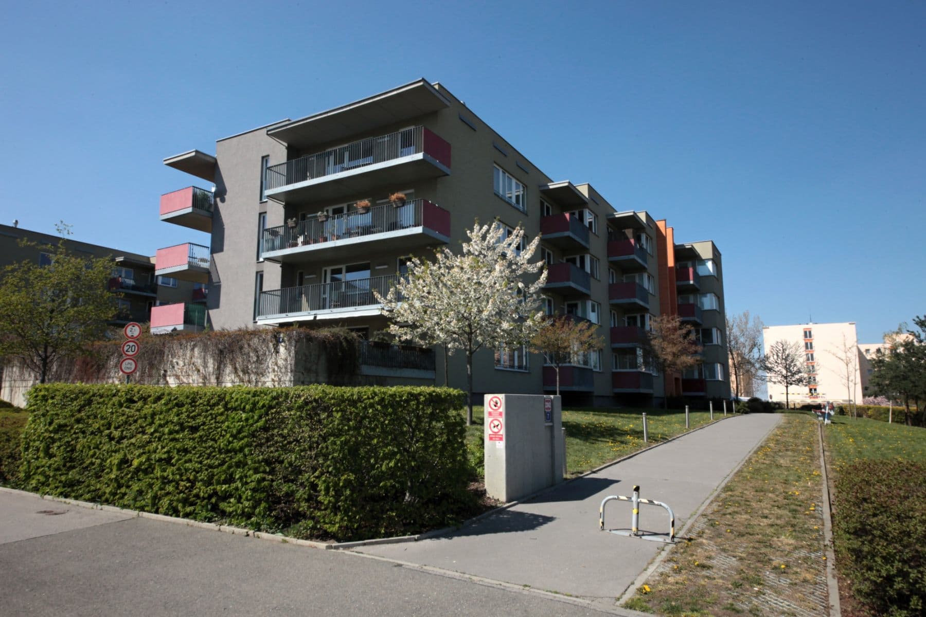 Prenájom bytu 40 m², Babická, Praha, Praha Prenájom bytu 40 m², Babická, Praha, Praha