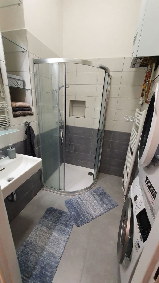 Prenájom bytu 60 m², Tyršova, Praha, Praha Prenájom bytu 60 m², Tyršova, Praha, Praha