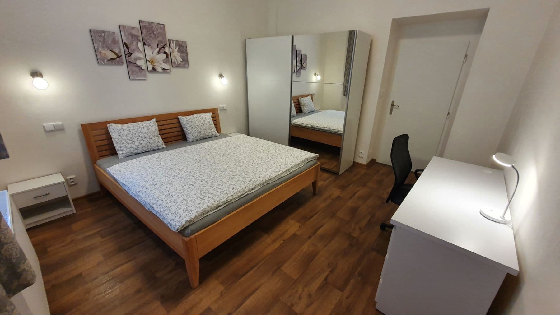 Prenájom bytu 60 m², Tyršova, Praha, Praha Prenájom bytu 60 m², Tyršova, Praha, Praha