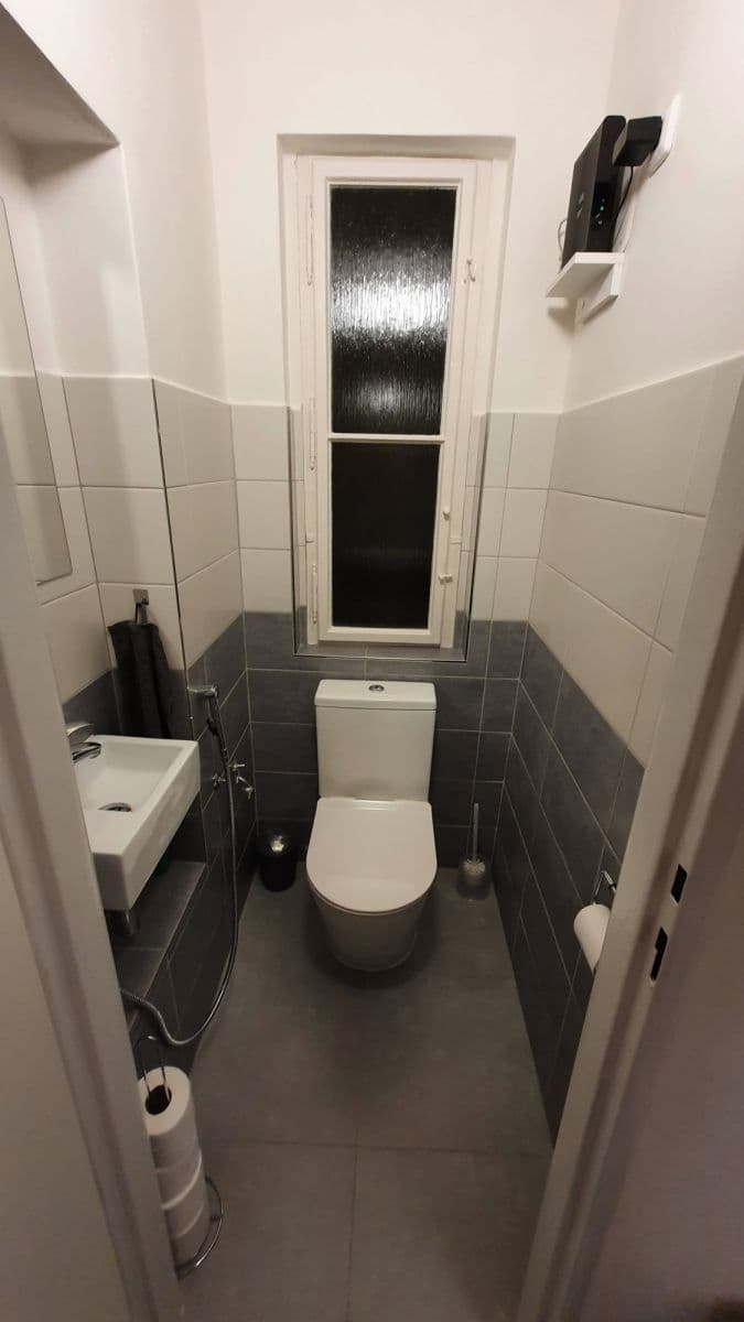 Prenájom bytu 60 m², Tyršova, Praha, Praha Prenájom bytu 60 m², Tyršova, Praha, Praha