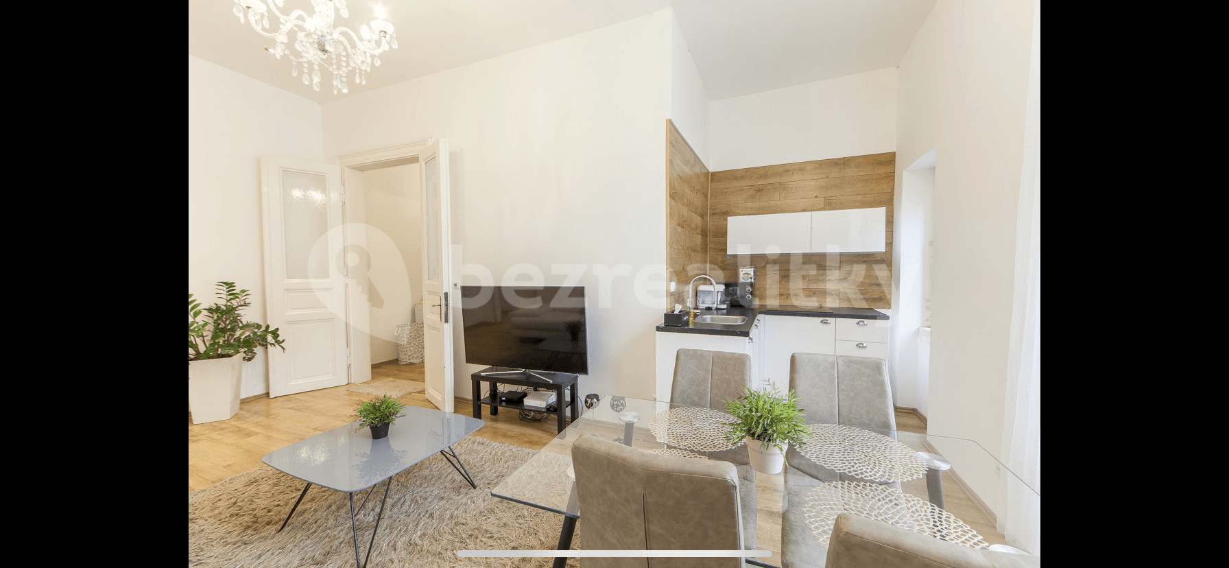 Prenájom bytu 3-izbový 81 m², Pobřežní, Praha, Praha Prenájom bytu 3-izbový 81 m², Pobřežní, Praha, Praha