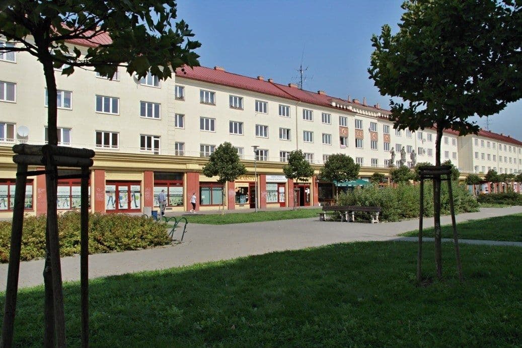 Prenájom bytu 2-izbový 54 m², nám. Budovatelů, Karviná, Moravskoslezský kraj Prenájom bytu 2-izbový 54 m², nám. Budovatelů, Karviná, Moravskoslezský kraj