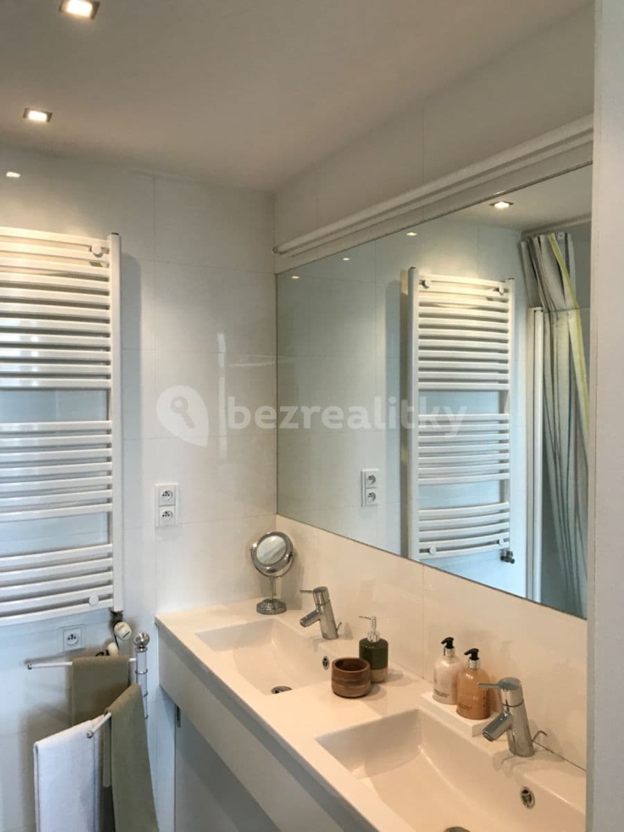 Prenájom bytu 2-izbový 58 m², Čáslavská, Praha, Praha Prenájom bytu 2-izbový 58 m², Čáslavská, Praha, Praha