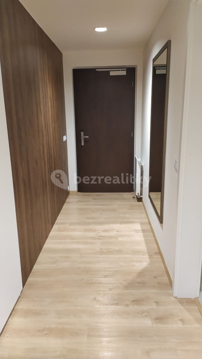 Prenájom bytu 3-izbový 95 m², Mukařovského, Praha, Praha Prenájom bytu 3-izbový 95 m², Mukařovského, Praha, Praha