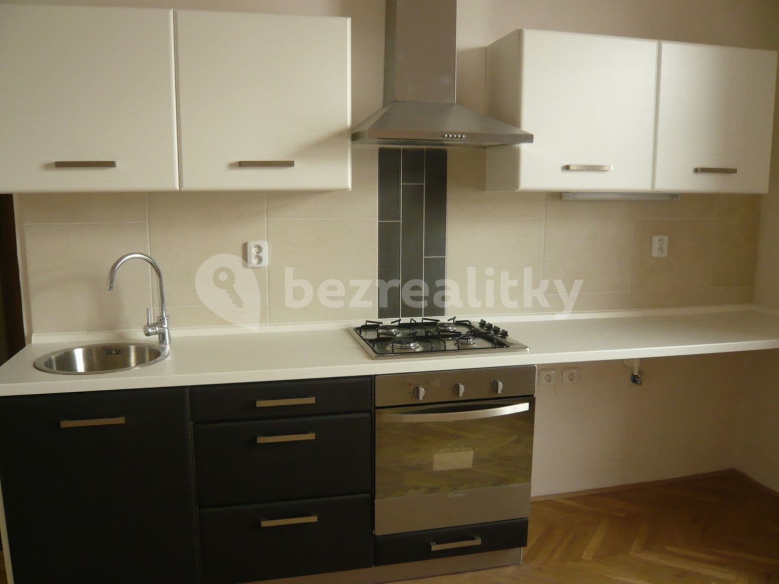 Prenájom bytu 2-izbový 63 m², Karla IV., Ústí nad Labem, Ústecký kraj Prenájom bytu 2-izbový 63 m², Karla IV., Ústí nad Labem, Ústecký kraj
