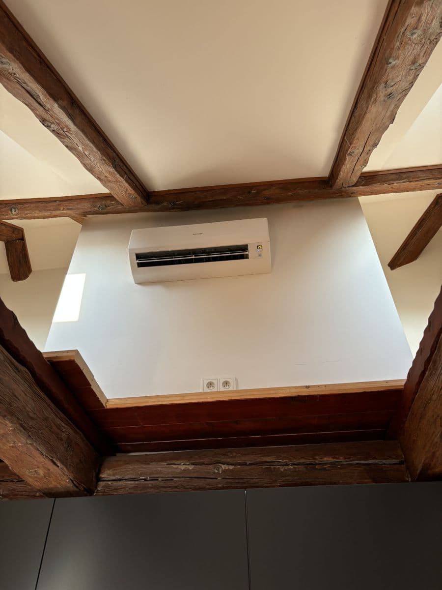 Prenájom bytu 77 m², Prvního pluku, Praha, Praha Prenájom bytu 77 m², Prvního pluku, Praha, Praha