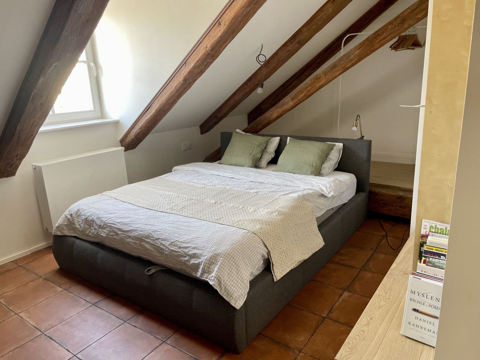 Prenájom bytu 77 m², Prvního pluku, Praha, Praha Prenájom bytu 77 m², Prvního pluku, Praha, Praha