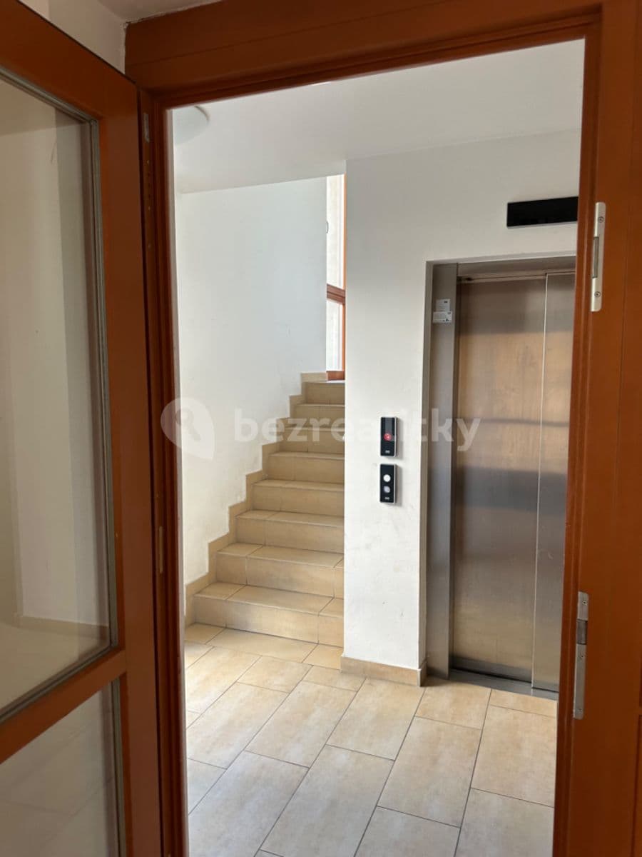 Prenájom bytu 1-izbový 33 m², Nad Rokoskou, Praha, Praha Prenájom bytu 1-izbový 33 m², Nad Rokoskou, Praha, Praha