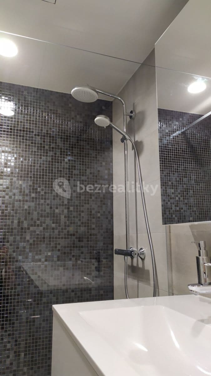 Prenájom bytu 1-izbový 34 m², Mukařovského, Praha, Praha Prenájom bytu 1-izbový 34 m², Mukařovského, Praha, Praha