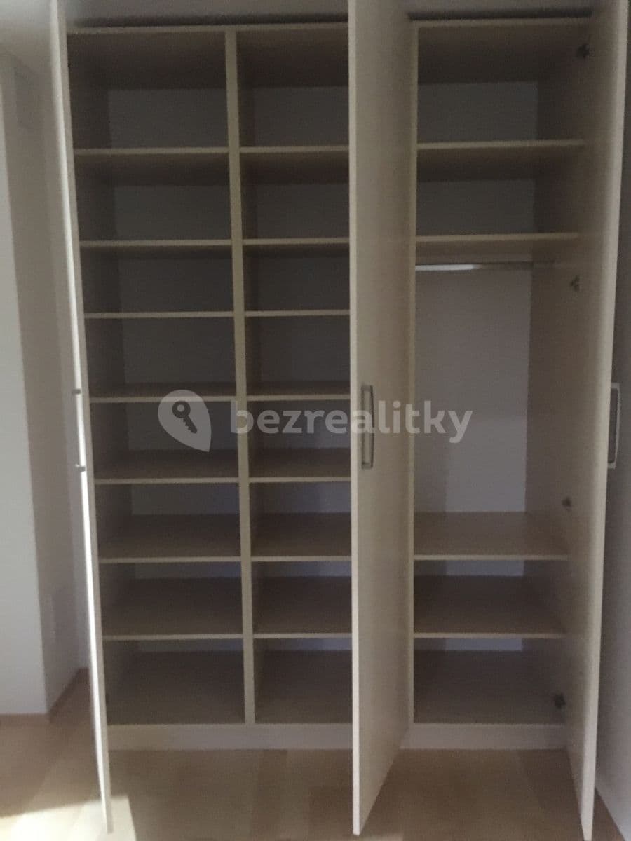 Prenájom bytu 2-izbový 58 m², U Statku, Hýskov, Středočeský kraj Prenájom bytu 2-izbový 58 m², U Statku, Hýskov, Středočeský kraj