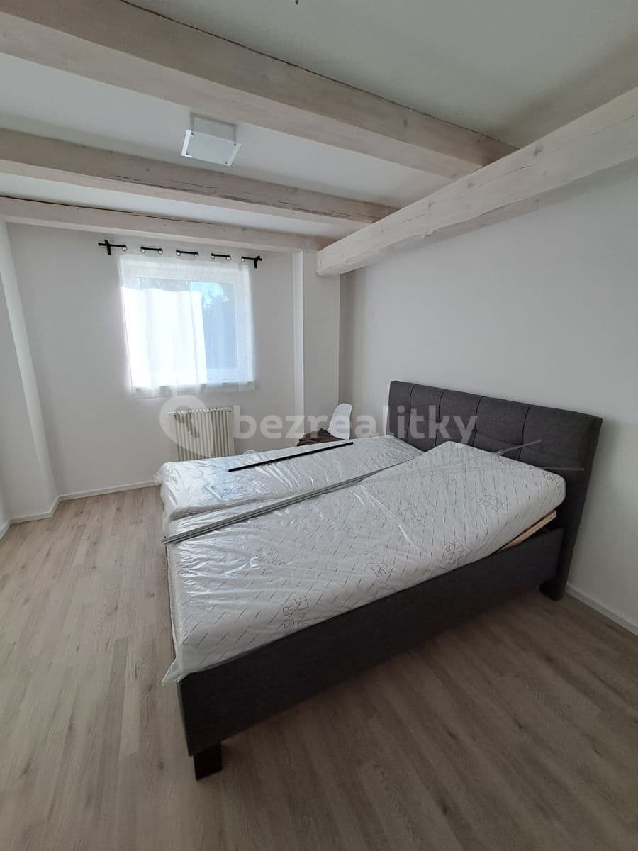Prenájom bytu 2-izbový 50 m², Za rybníkem, Lišany, Středočeský kraj Prenájom bytu 2-izbový 50 m², Za rybníkem, Lišany, Středočeský kraj