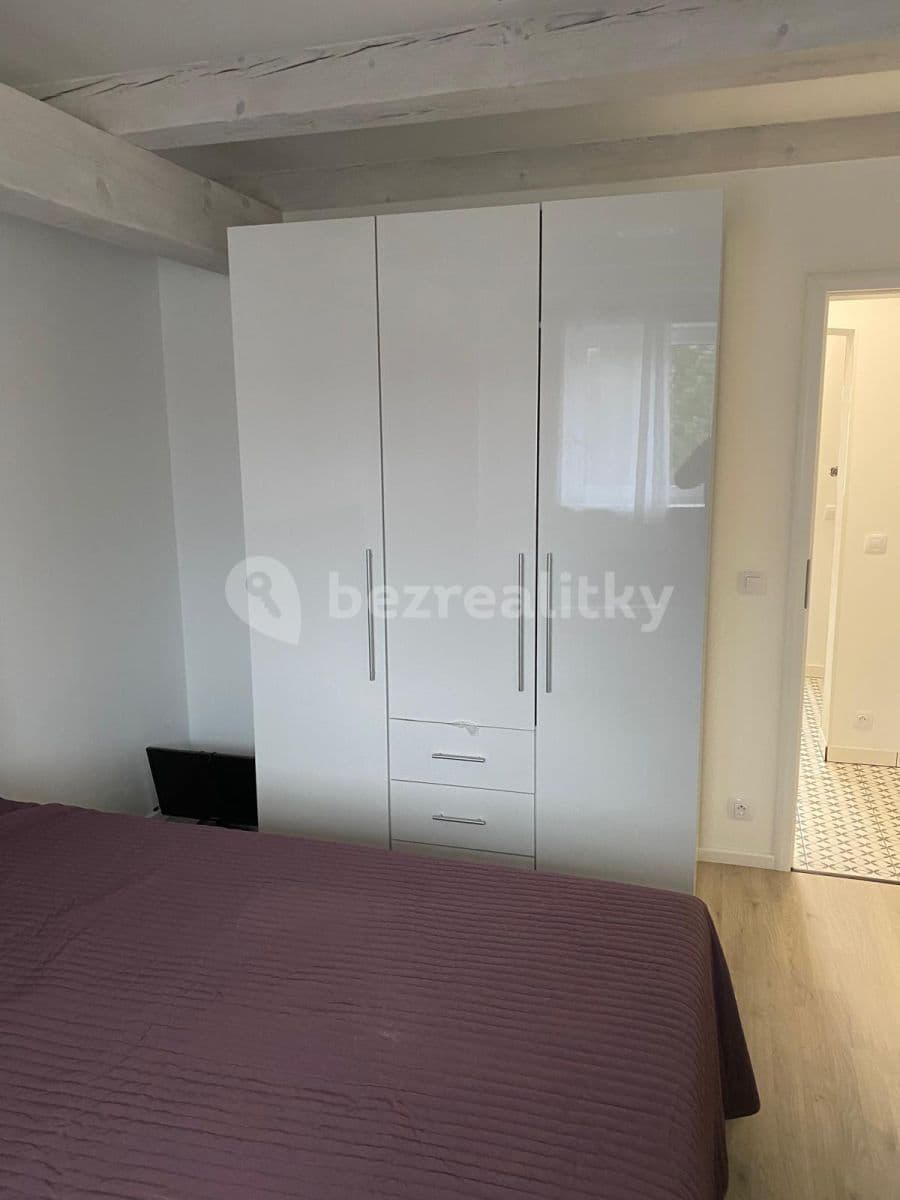 Prenájom bytu 2-izbový 50 m², Za rybníkem, Lišany, Středočeský kraj Prenájom bytu 2-izbový 50 m², Za rybníkem, Lišany, Středočeský kraj