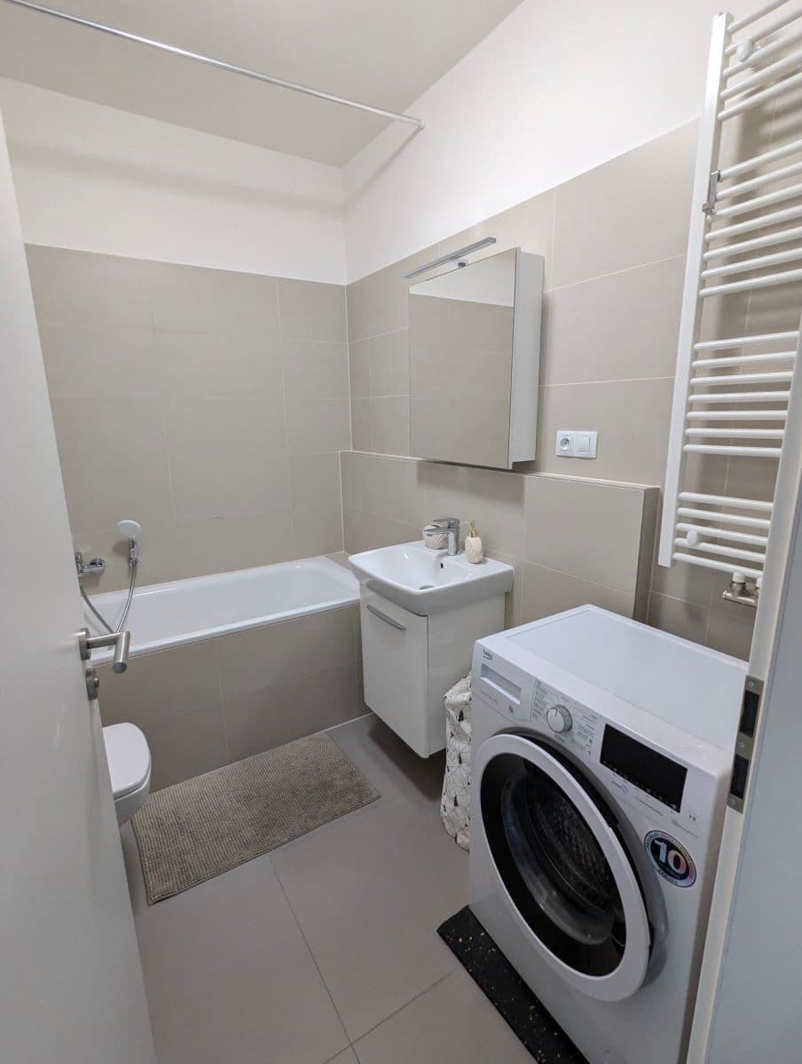 Prenájom bytu 2-izbový 50 m², Plotní, Brno, Jihomoravský kraj Prenájom bytu 2-izbový 50 m², Plotní, Brno, Jihomoravský kraj