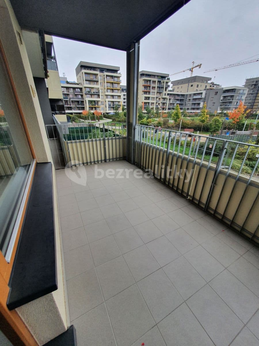 Prenájom bytu 3-izbový 96 m², K Vystrkovu, Praha, Praha Prenájom bytu 3-izbový 96 m², K Vystrkovu, Praha, Praha