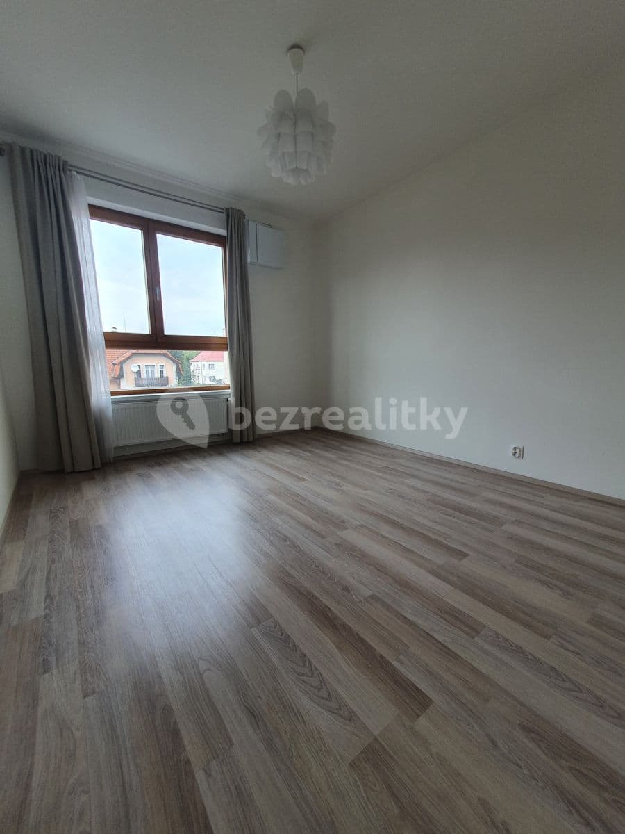Prenájom bytu 3-izbový 96 m², K Vystrkovu, Praha, Praha Prenájom bytu 3-izbový 96 m², K Vystrkovu, Praha, Praha