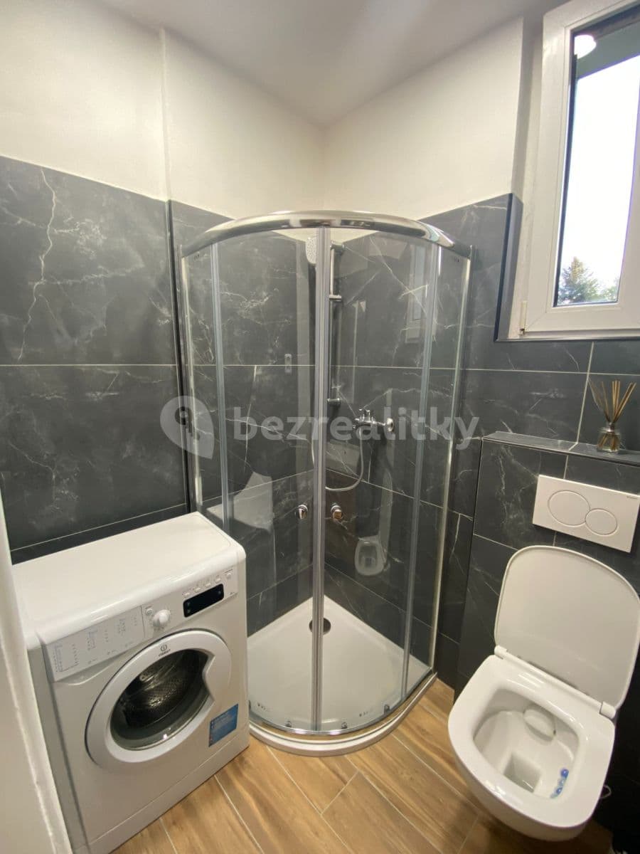 Prenájom bytu 1-izbový 35 m², Záběhlická, Praha, Praha Prenájom bytu 1-izbový 35 m², Záběhlická, Praha, Praha