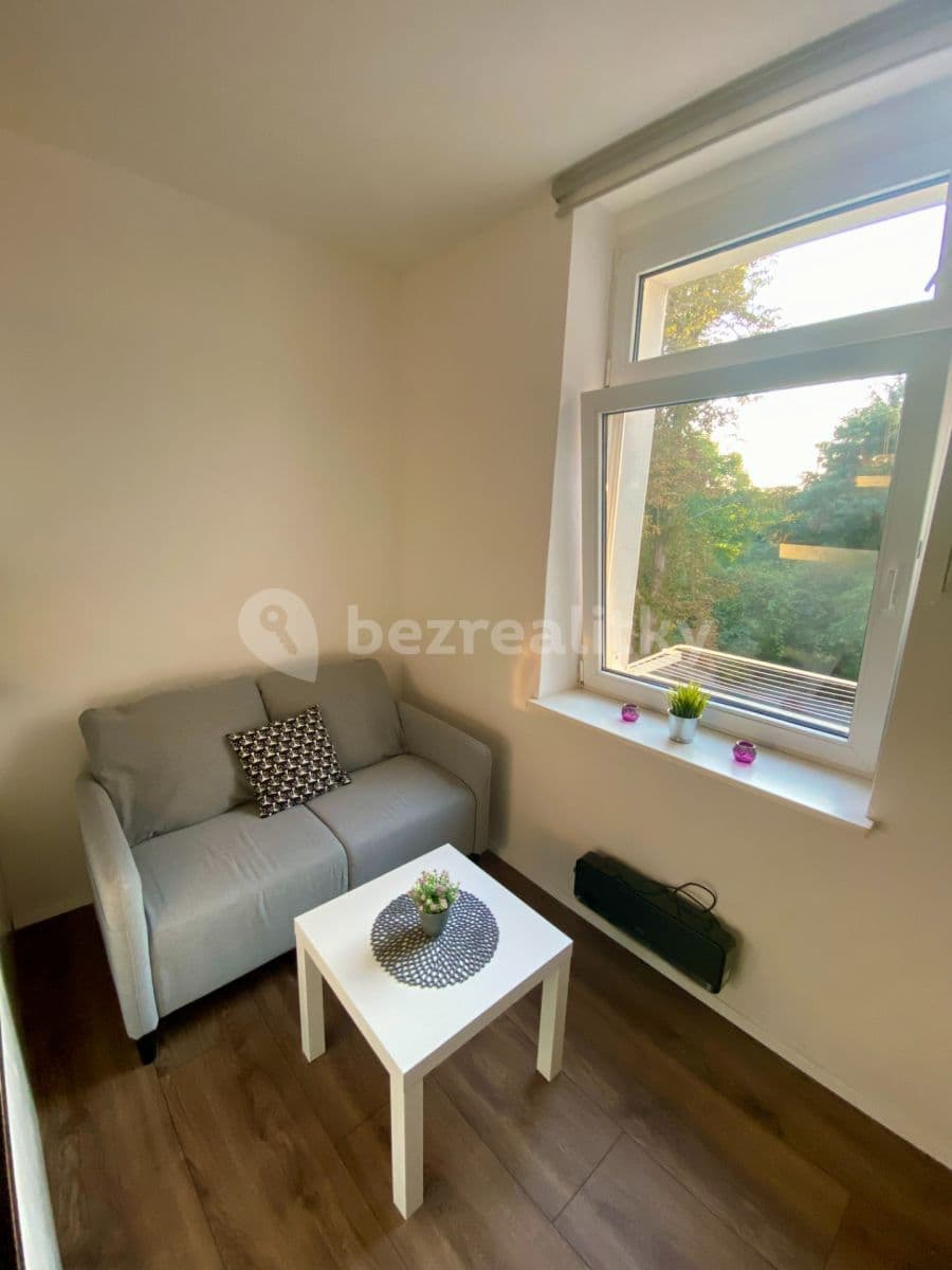Prenájom bytu 1-izbový 35 m², Záběhlická, Praha, Praha Prenájom bytu 1-izbový 35 m², Záběhlická, Praha, Praha