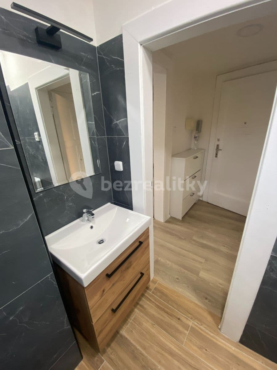 Prenájom bytu 1-izbový 35 m², Záběhlická, Praha, Praha Prenájom bytu 1-izbový 35 m², Záběhlická, Praha, Praha