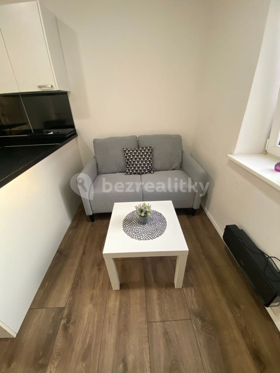 Prenájom bytu 1-izbový 35 m², Záběhlická, Praha, Praha Prenájom bytu 1-izbový 35 m², Záběhlická, Praha, Praha