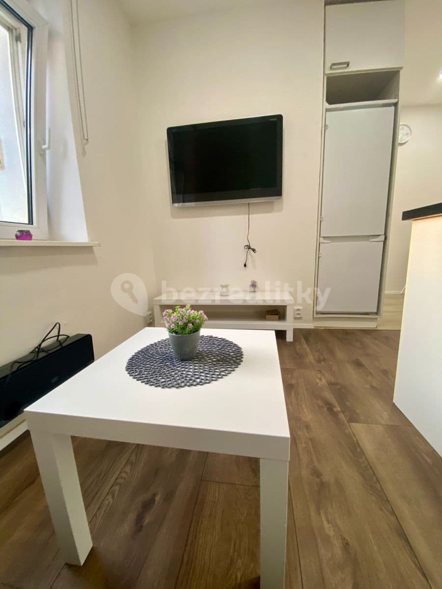 Prenájom bytu 1-izbový 35 m², Záběhlická, Praha, Praha Prenájom bytu 1-izbový 35 m², Záběhlická, Praha, Praha