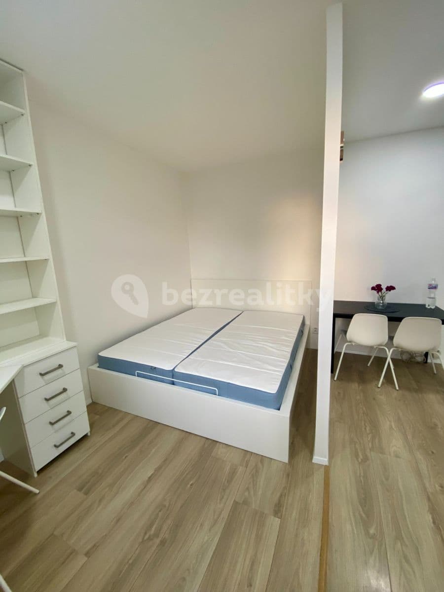 Prenájom bytu 1-izbový 35 m², Záběhlická, Praha, Praha Prenájom bytu 1-izbový 35 m², Záběhlická, Praha, Praha