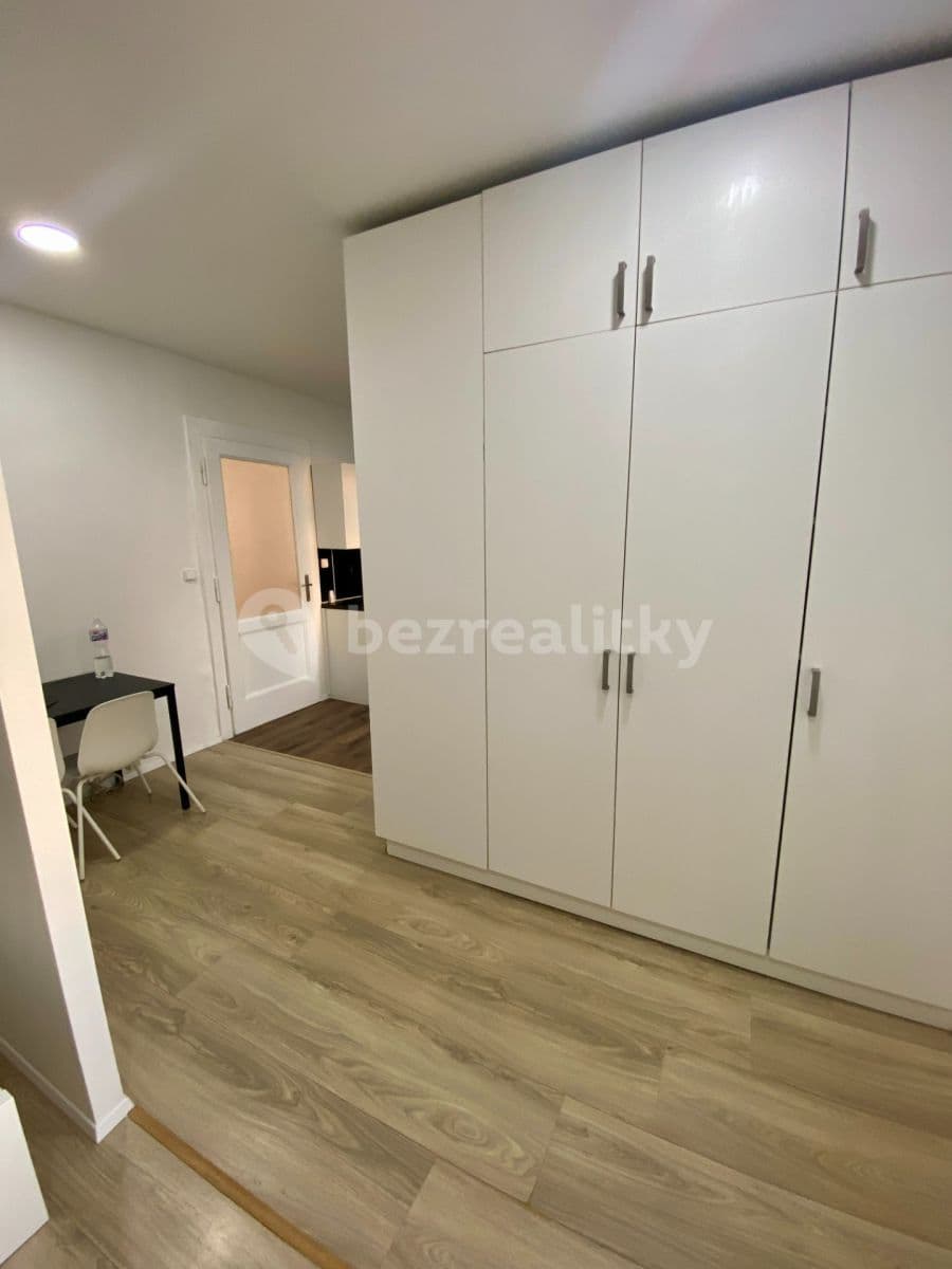 Prenájom bytu 1-izbový 35 m², Záběhlická, Praha, Praha Prenájom bytu 1-izbový 35 m², Záběhlická, Praha, Praha