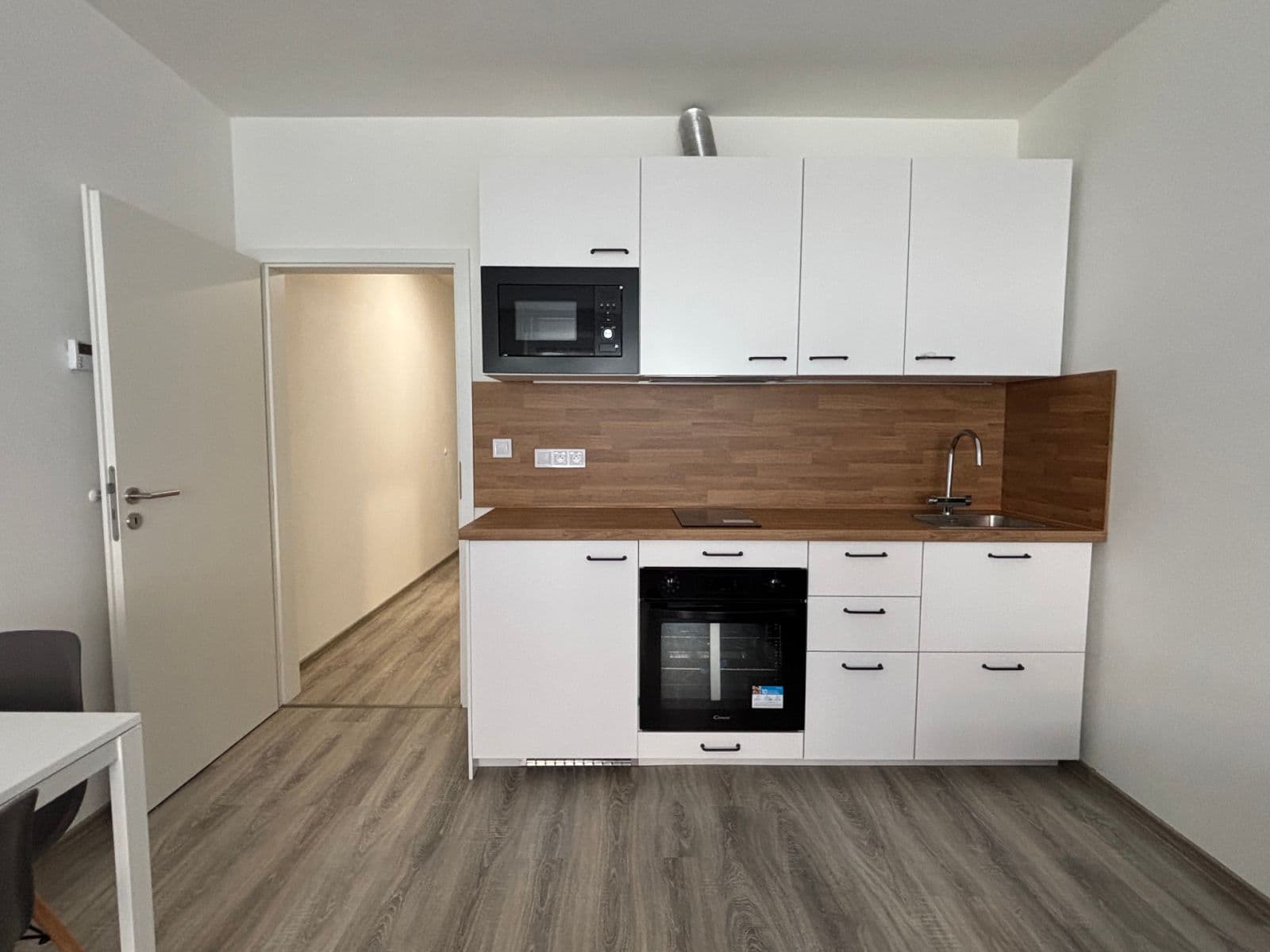 Prenájom bytu 1-izbový 32 m², Frištenského, Olomouc, Olomoucký kraj Prenájom bytu 1-izbový 32 m², Frištenského, Olomouc, Olomoucký kraj