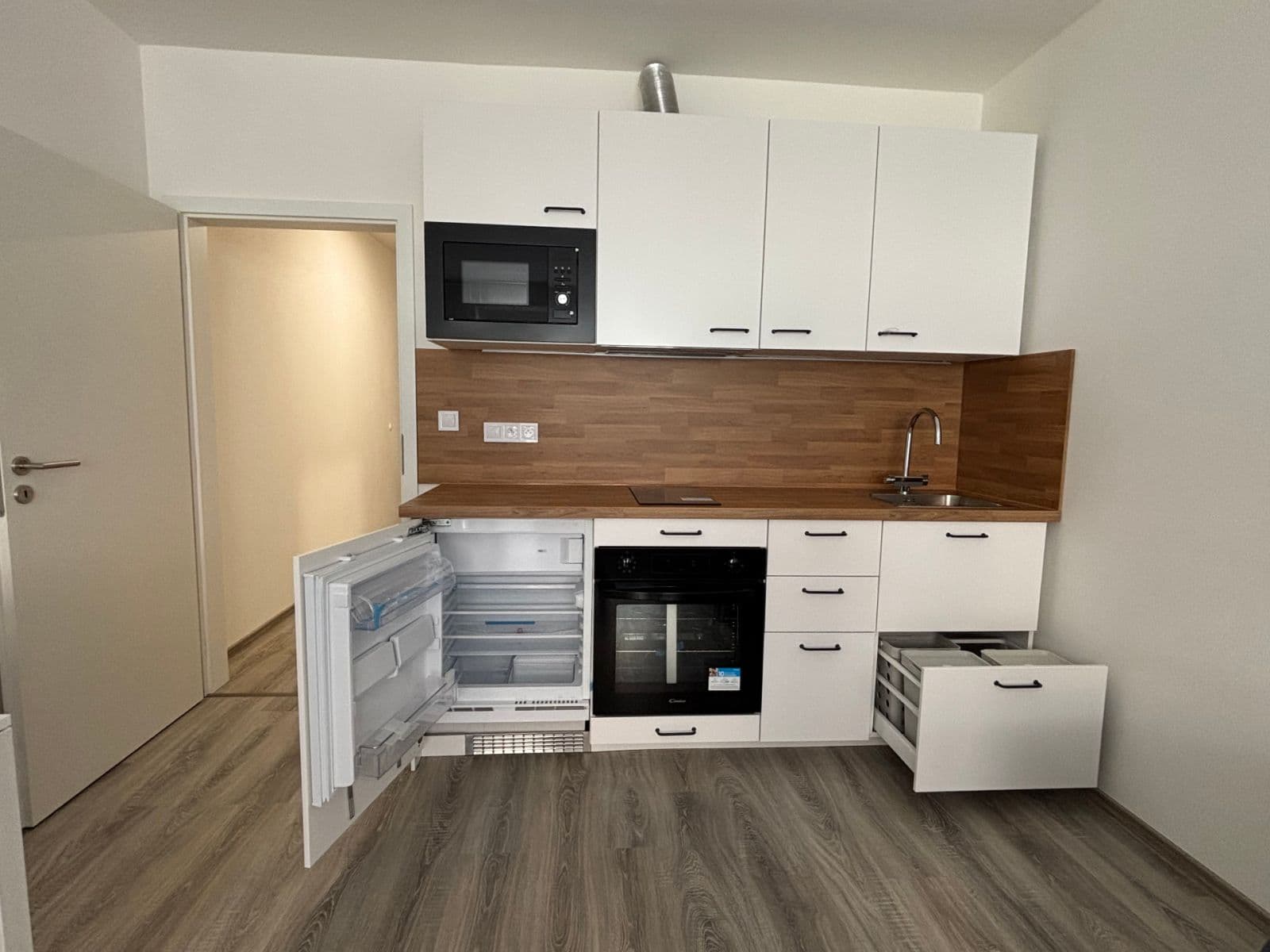 Prenájom bytu 1-izbový 32 m², Frištenského, Olomouc, Olomoucký kraj Prenájom bytu 1-izbový 32 m², Frištenského, Olomouc, Olomoucký kraj