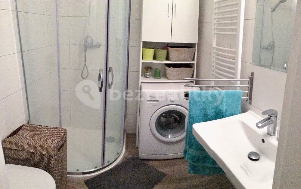Prenájom bytu 1-izbový 28 m², Kašparova, Pardubice, Pardubický kraj Prenájom bytu 1-izbový 28 m², Kašparova, Pardubice, Pardubický kraj