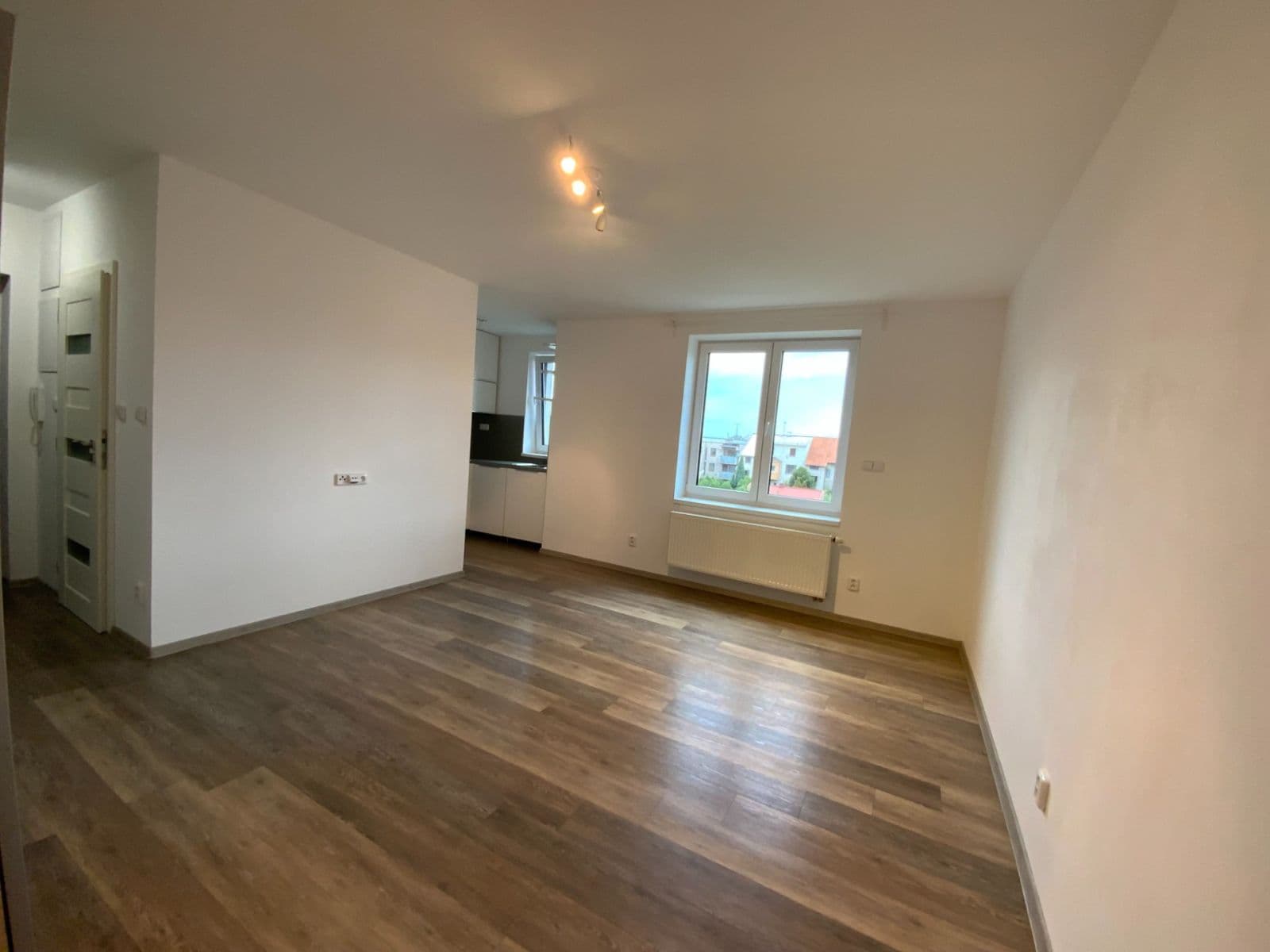 Prenájom bytu 1-izbový 28 m², Kašparova, Pardubice, Pardubický kraj Prenájom bytu 1-izbový 28 m², Kašparova, Pardubice, Pardubický kraj