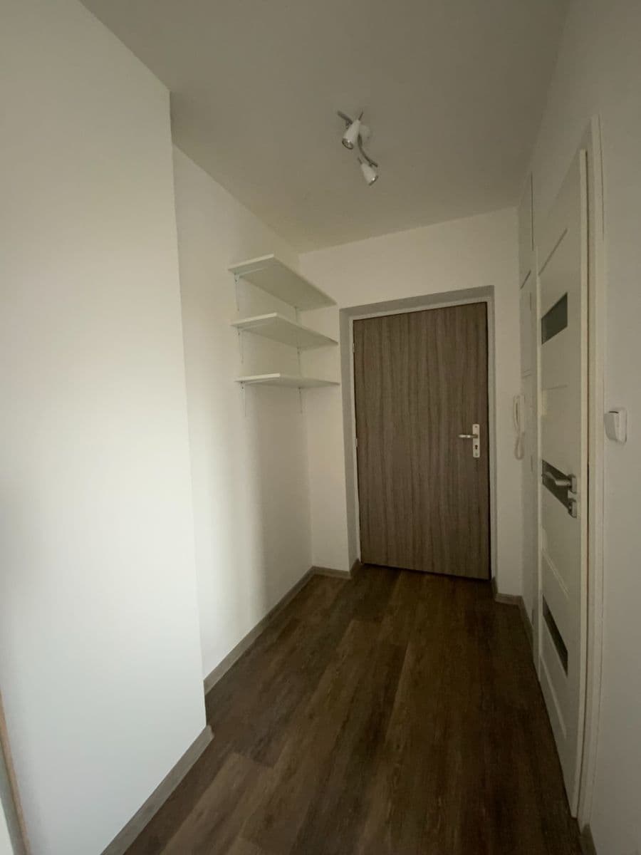 Prenájom bytu 1-izbový 28 m², Kašparova, Pardubice, Pardubický kraj Prenájom bytu 1-izbový 28 m², Kašparova, Pardubice, Pardubický kraj