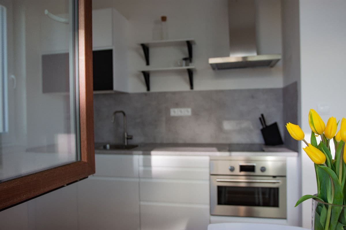 Prenájom bytu 39 m², Pod Stolovou Horou, Praha, Praha Prenájom bytu 39 m², Pod Stolovou Horou, Praha, Praha
