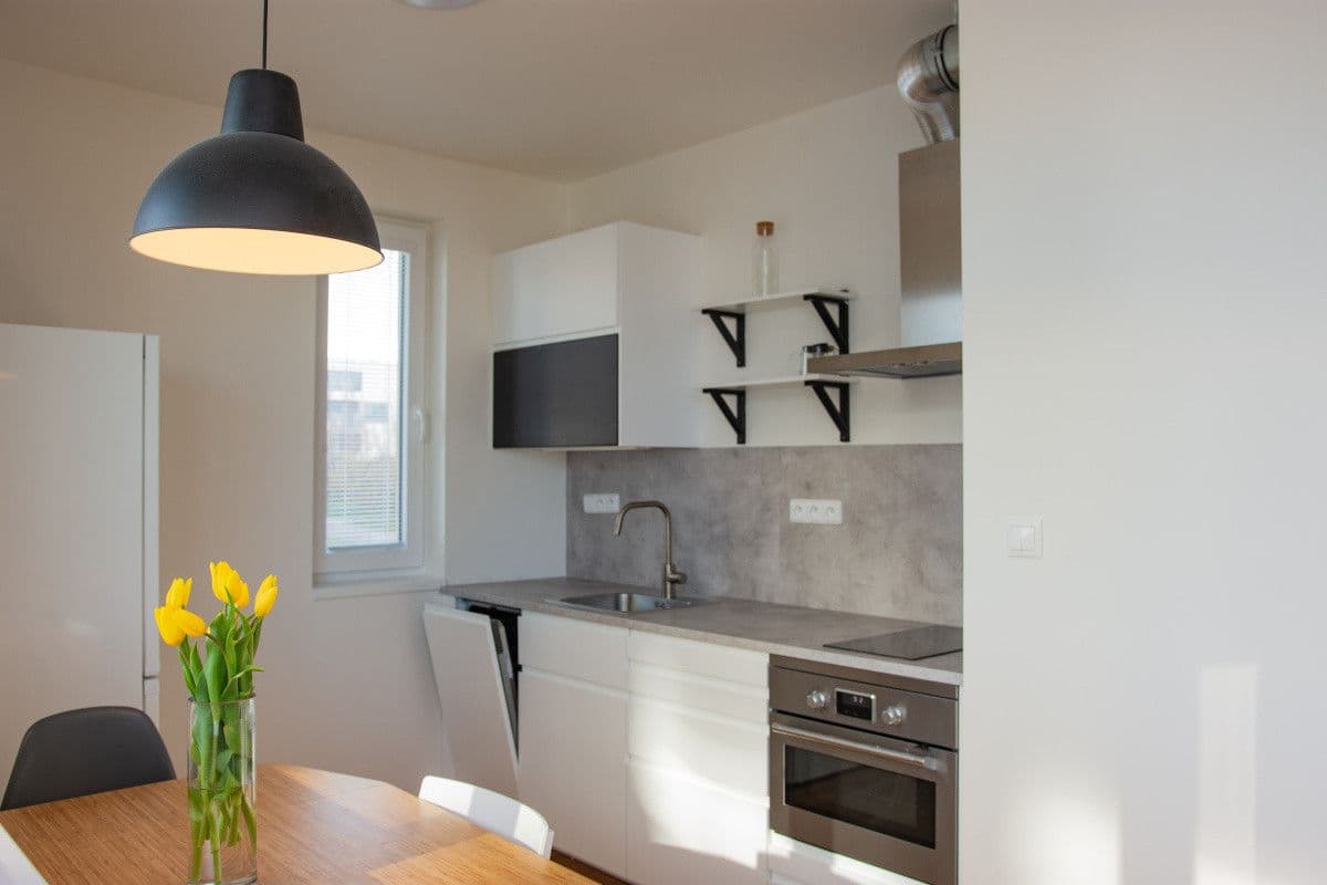 Prenájom bytu 39 m², Pod Stolovou Horou, Praha, Praha Prenájom bytu 39 m², Pod Stolovou Horou, Praha, Praha