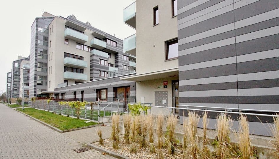 Prenájom bytu 39 m², Pod Stolovou Horou, Praha, Praha Prenájom bytu 39 m², Pod Stolovou Horou, Praha, Praha