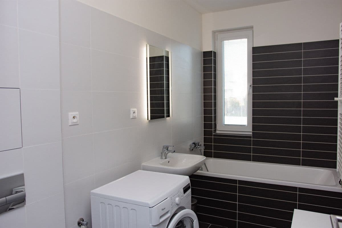 Prenájom bytu 39 m², Pod Stolovou Horou, Praha, Praha Prenájom bytu 39 m², Pod Stolovou Horou, Praha, Praha