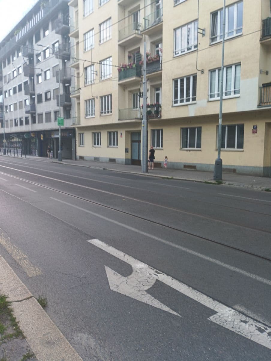 Prenájom bytu 1-izbový 20 m², Dělnická, Praha, Praha Prenájom bytu 1-izbový 20 m², Dělnická, Praha, Praha