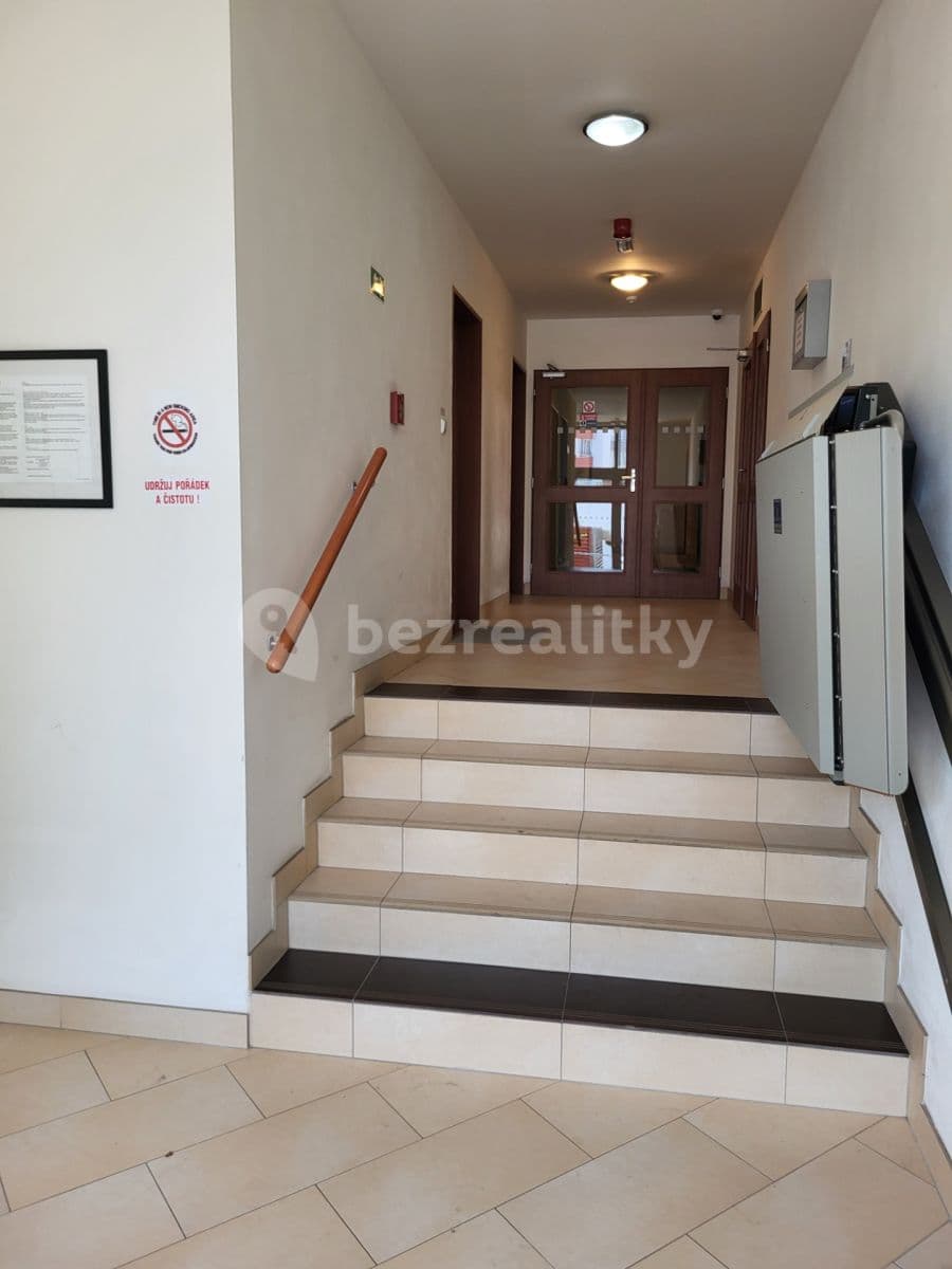 Prenájom bytu 1-izbový 33 m², Sazovická, Praha, Praha Prenájom bytu 1-izbový 33 m², Sazovická, Praha, Praha